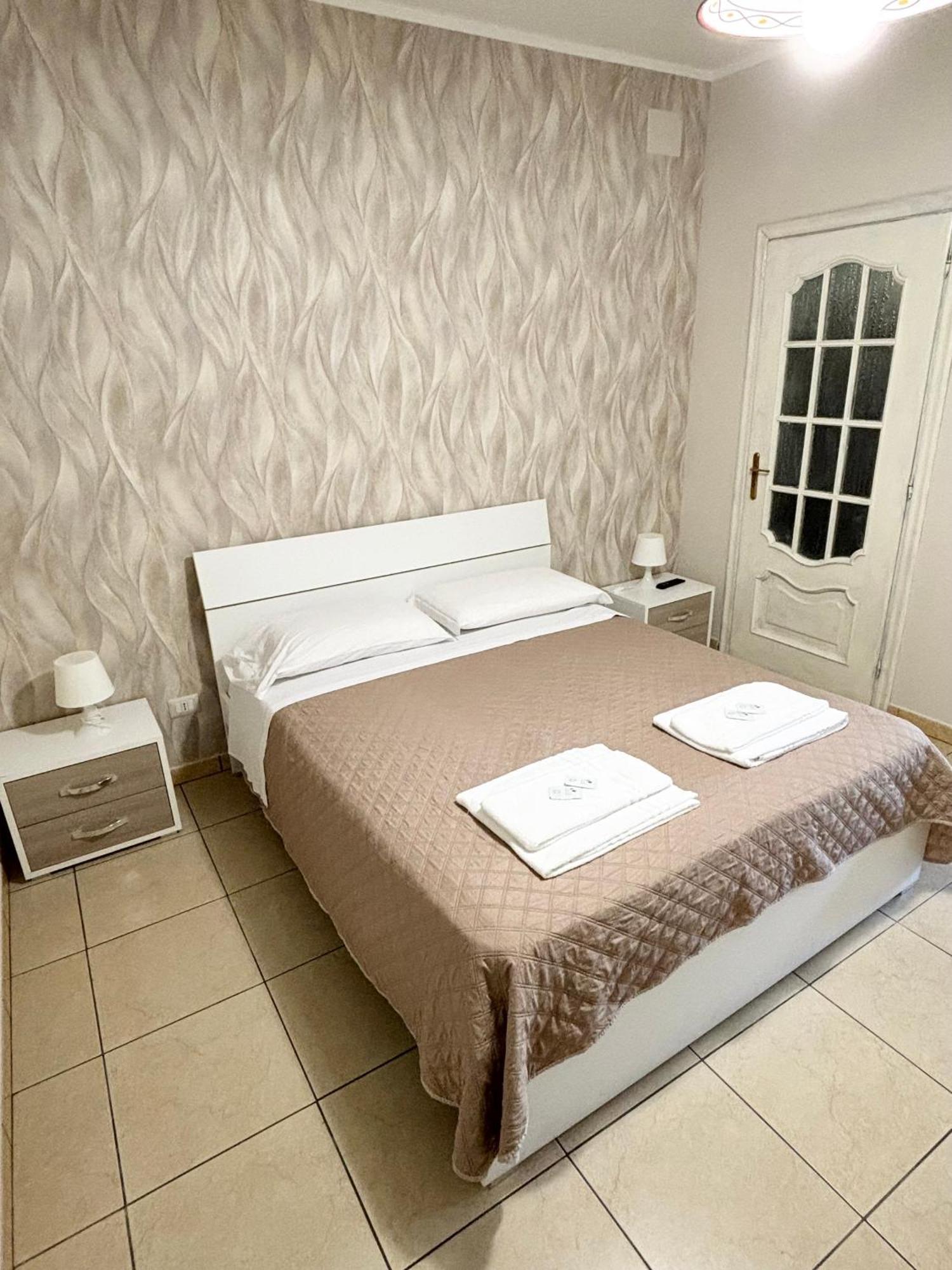 Rooms & Restaurant Il Castagneto Campagna Exterior photo