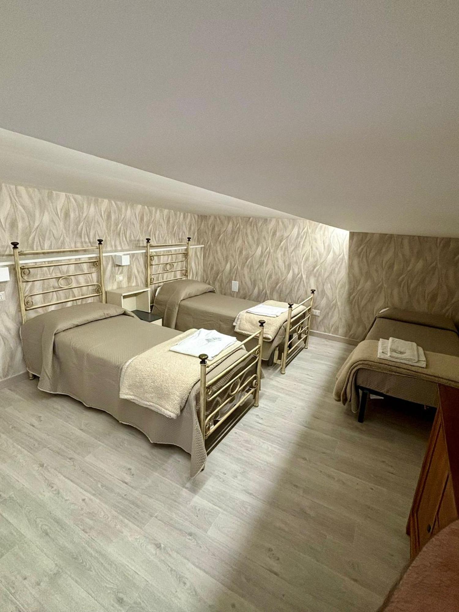 Rooms & Restaurant Il Castagneto Campagna Exterior photo